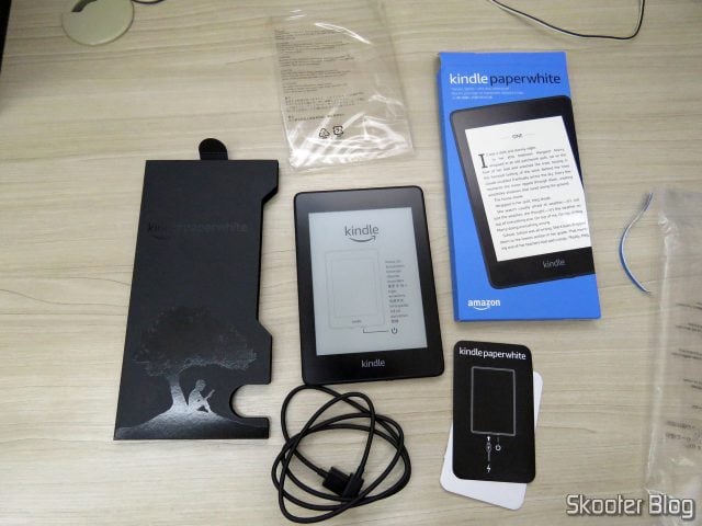 Kindle Paperwhite Amazon Tela 6" 8GB WiFi, e acessórios.