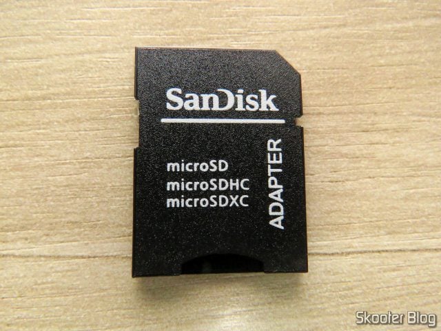 Adaptador de microSD, microSDHC e microSDXC para SD, SDHC, SDXC, da Sandisk.