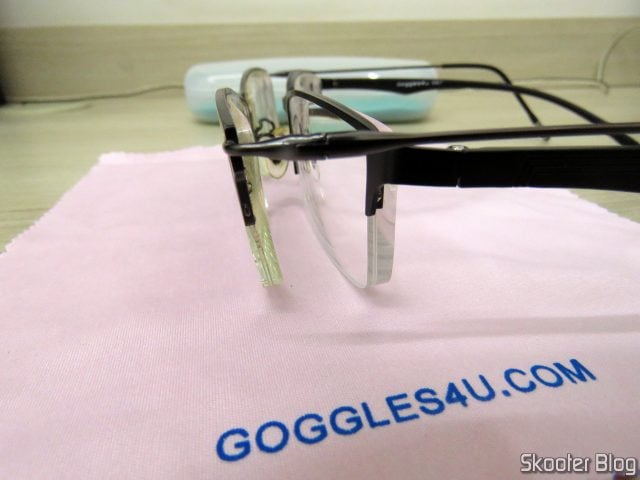 Óculos de Grau com Lentes Fotocromáticas, comparando a espessura da lente com o óculos anterior, com lentes de alto índice (1.67).
