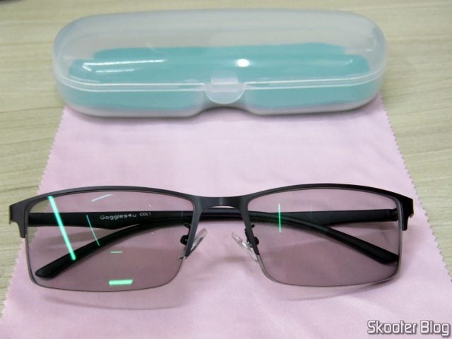 Óculos de Grau com Lentes Fotocromáticas, poucos segundos após retornar do sol.