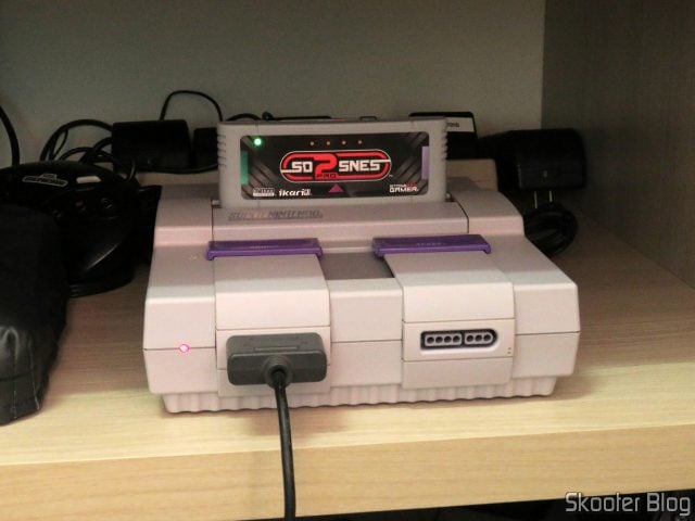 SD2SNES Pro Deluxe em funcionamento no Super Nintendo.