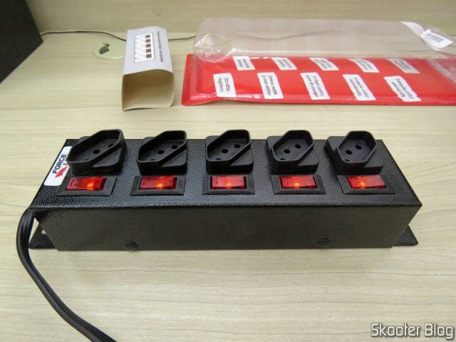 Filtro de Linha com Disjuntores Rearmáveis Individuais Force Line.