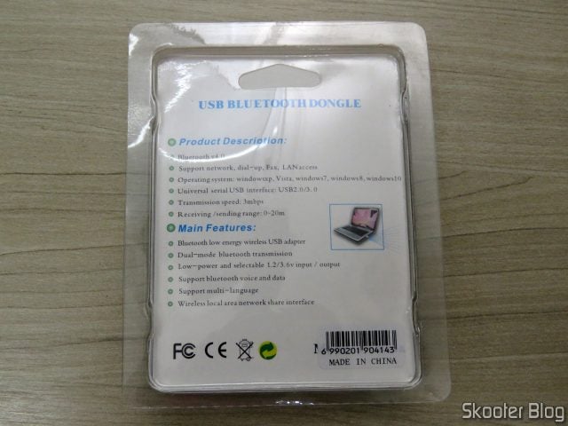 Mini Adaptador Bluetooth CSR 4.0 Dongle, em sua embalagem.