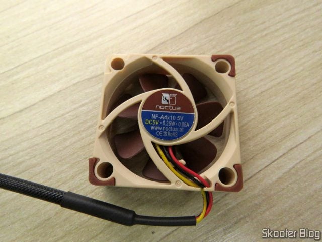Cooler Noctua NF-A4X10-FLX 5V.