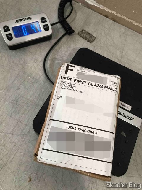 Pacote com o MiSTer USB Hub na foto enviada pela Envios Diretos.