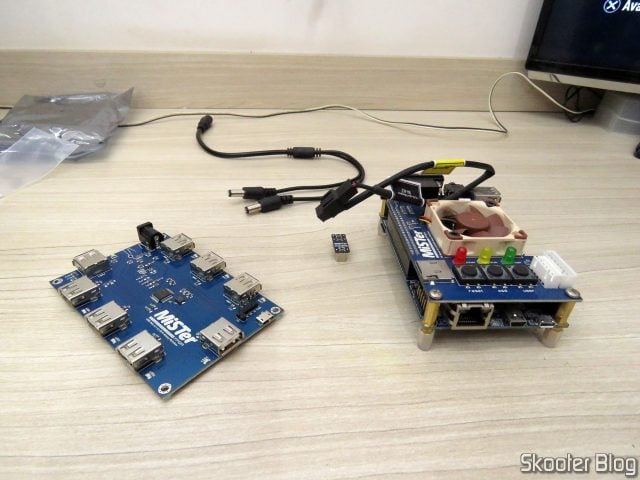 Hub USB pronto para ser instalado no MiSTer.