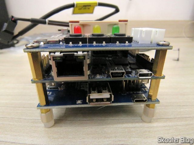 Hub USB instalado no MiSTer.