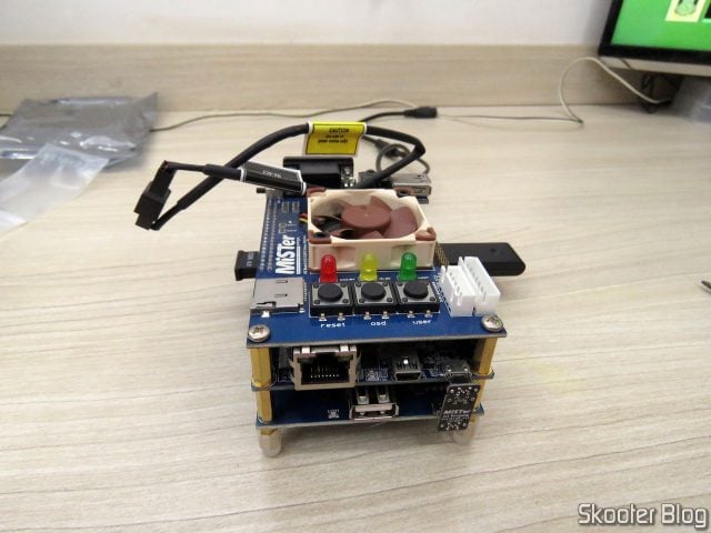 Hub USB instalado no MiSTer.