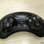 Controlador de Mega Drive Retro-Bit Sem Fio Arcade Pad 2.4 GHz.