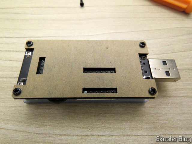 Controlador USB de Velocidade de Ventiladores (Fans) e Dimmer de LEDs ZK-BUFS 10W, após a montagem.