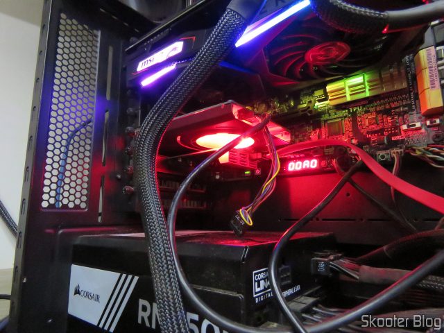 Placa PCI Express 3.0 x4 ZyDAS com 6 portas SATA 6Gbps e Controladora Asmedia ASM1166, em funcionamento.