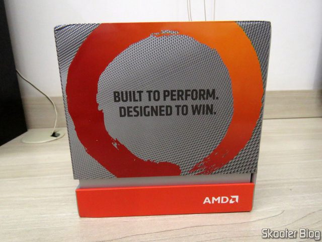 Processador AMD Ryzen 9 3900X 12 núcleos, 24 threads, em sua embalagem.