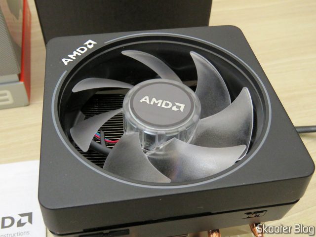 Cooler RGB que acompanha o Processador AMD Ryzen 9 3900X 12 núcleos, 24 threads.