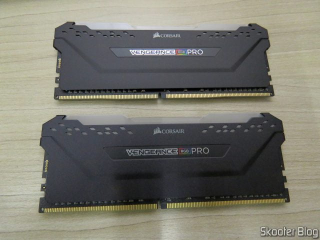 Módulos de memória Corsair Vengeance RGB Pro 64GB (2x32GB) DDR4 3200 (PC4-25600) C16 Desktop Memory–Black (CMW64GX4M2E3200C16).