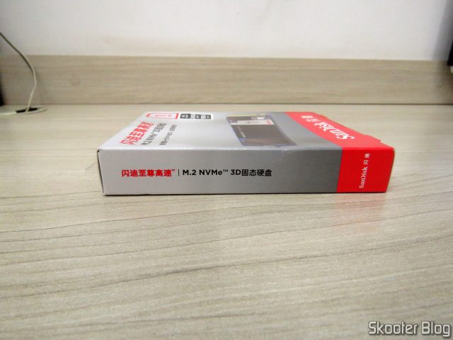 SSD Sandisk Ultra m.2 NVMe 3D 1TB 2280, em sua embalagem.