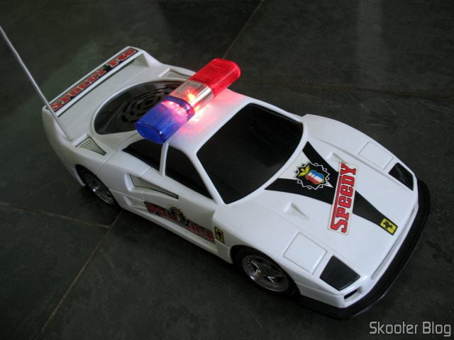 Meu carrinho de controle remoto de infância. Tenho ele desde 1991, já tem 32 anos.