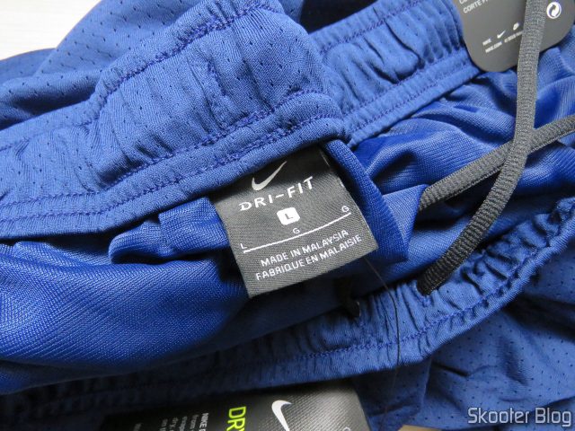 Etiqueta do Short Nike Monster Mesh 4.0 Masculino Marinho.