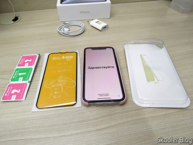 Capa Areia Rosa e Película 5D para iPhone XR.