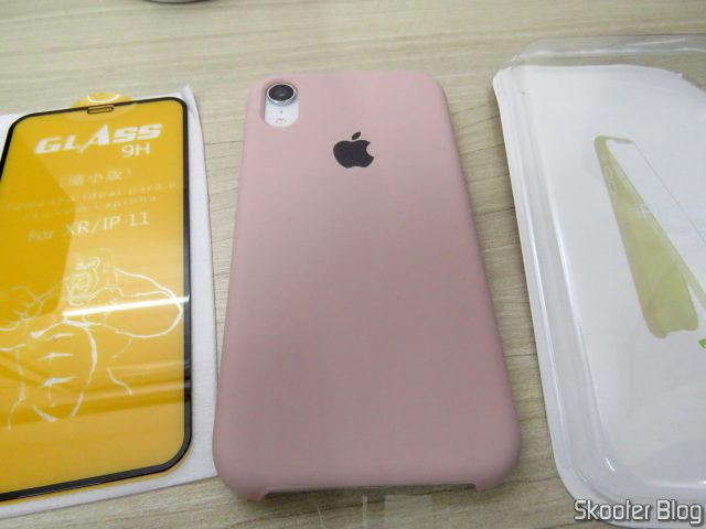 Capa Areia Rosa e Película 5D para iPhone XR.