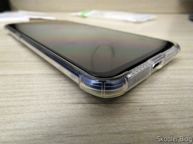Capa para Xiaomi Mi 9 de TPU Macio TCiCPC, com suas bordas reforçadas.
