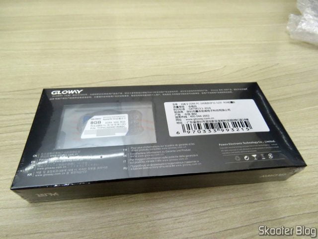 Módulos de Memória Gloway DDR4 16GB (2x8GB) 3200 MHz RGB, em sua embalagem;