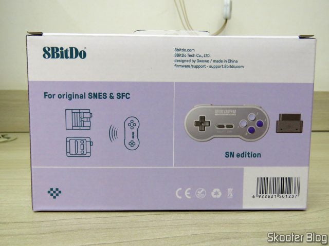2º Controlador 8BitDo SN30 Sem Fio 2.4G para Super Nintendo (SNES) Original, em sua embalagem.
