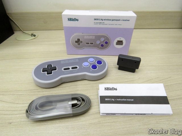 2º Controlador 8BitDo SN30 Sem Fio 2.4G para Super Nintendo (SNES) Original, com embalagem e acessórios.