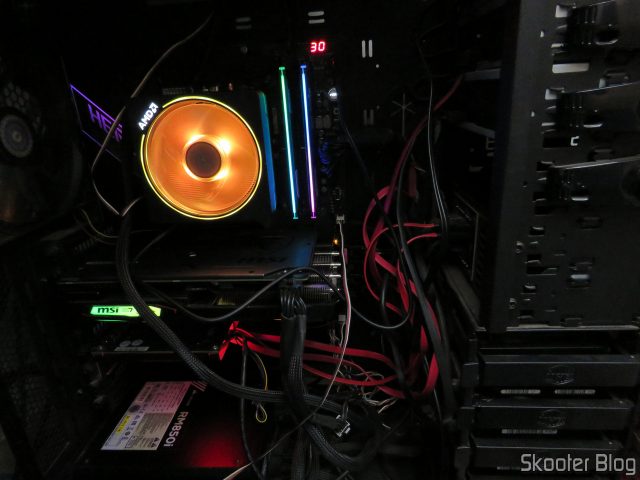 2 Cabos SATA 3.0 Ugreen, instalados e em funcionamento.