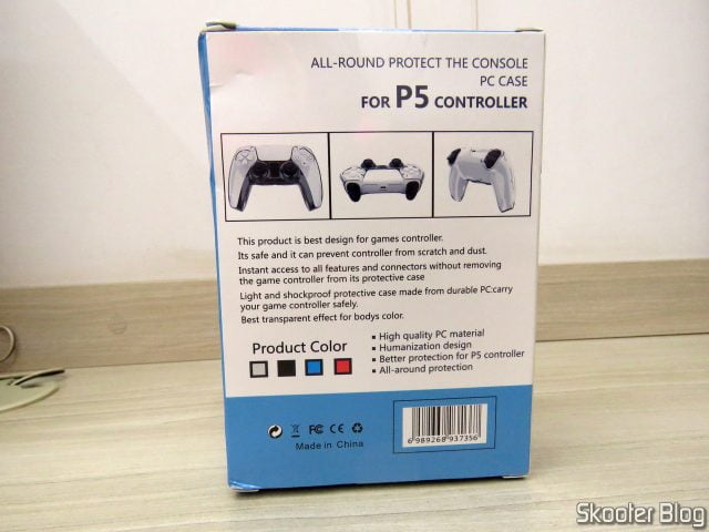 Capa Protetora Transparente para Controle DualSense do Playstation 5, em sua embalagem.