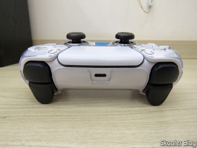 Capa Protetora Transparente para Controle DualSense do Playstation 5, instalada no meu DualSense.
