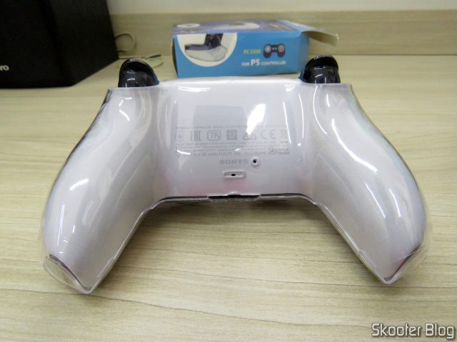 Capa Protetora Transparente para Controle DualSense do Playstation 5, instalada no meu DualSense.