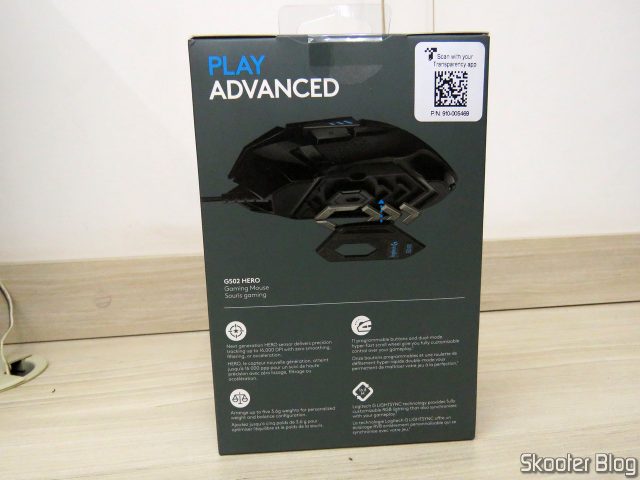 Mouse Logitech G502 Hero, em sua embalagem;
