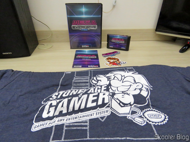 Mega EverDrive Pro Deluxe (Retro Space) + Camiseta Stone Age Gamer.