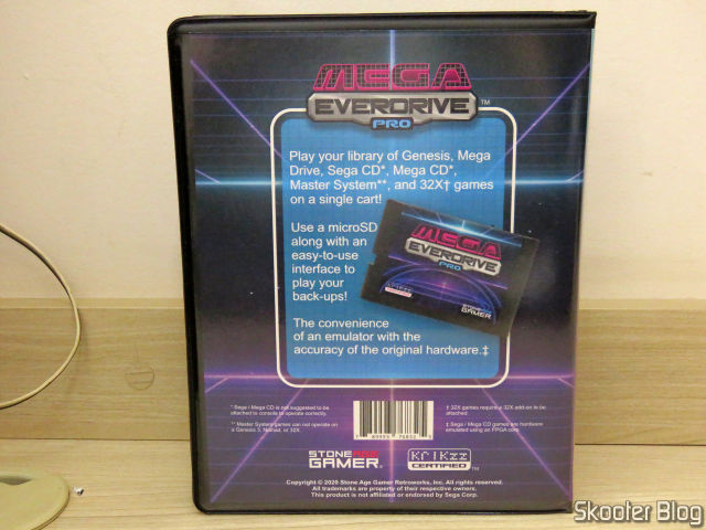Parte traseira do estojo do Mega EverDrive Pro Deluxe (Retro Space).