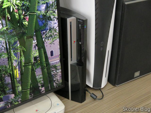 PlayStation 3 em funcionamento após a troca da pasta térmica.
