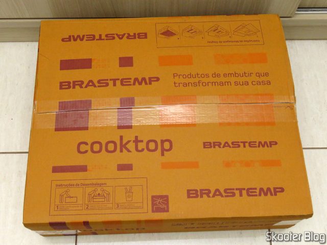 Cooktop 4 bocas Brastemp com duplachama e timer touch - BDT62AE - BIVOLT, em sua embalagem.