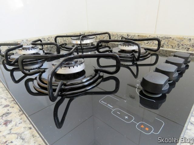 Cooktop 4 bocas Brastemp com duplachama e timer touch - BDT62AE - BIVOLT, já instalado.