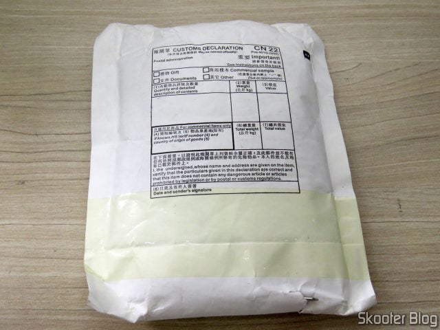 Pacote com a Bateria Xiaomi BM3L da AliExpress.