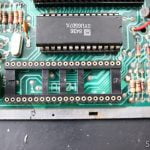 Troca do Socket do chip TIA no Atari 2600 Polyvox com Placa Americana Rev. 17 PCB do Atari 2600 (Rev. 17) com o novo socket do TIA instalado.