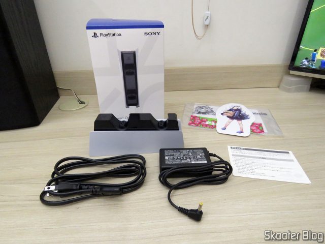 DualSense Charging Station, com embalagem, fonte, cabo, etc.