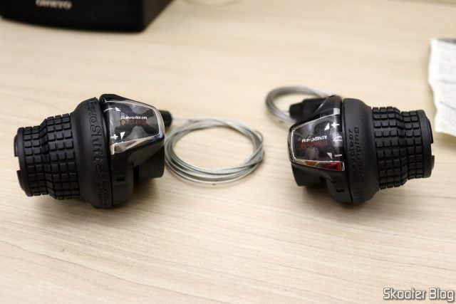 Trocadores do Shimano Tourney SL-RS35 Mountain Bike RevoShift.