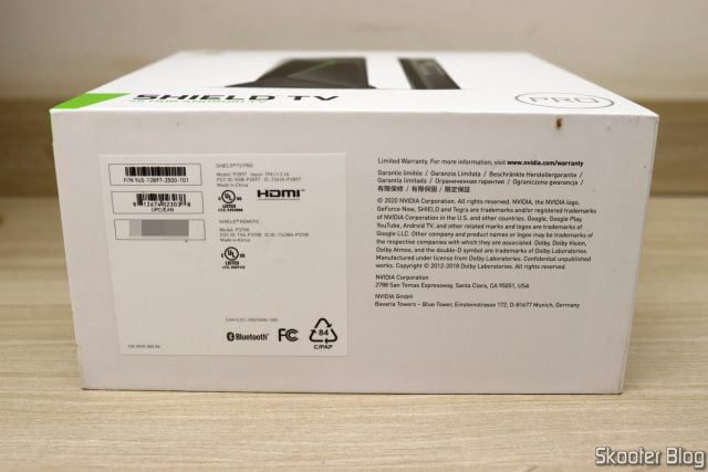 Nvidia Shield TV Pro, em sua embalagem.