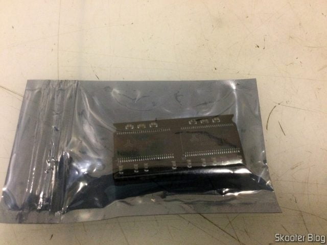 Pacote com o Módulo SDRAM de 128MB para o MiSTer FPGA, em sua embalagem, no depósito da Fishisfast.