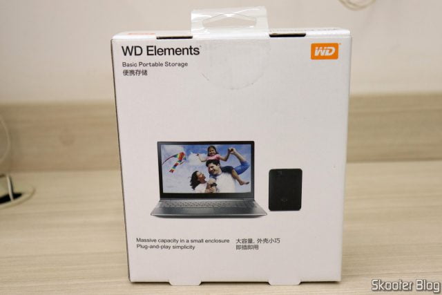 HDD Externo Western Digital WD Elements Portable 4TB USB 3.0, em sua embalagem.