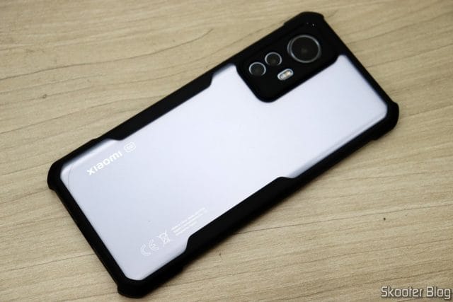 Capa para Xiaomi 12 Xundd à Prova de Choque Transparente, instalada no meu Xiaomi 12.