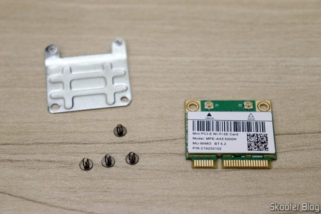 Cartão Mini PCI-E WiFi 6E AX210HMW Bluetooth 5.2 MPE-AXE3000H AX210 Intel 802.11ax, com suporte e parafusos.