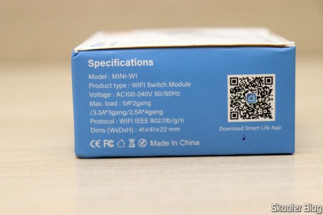 Mini Smart Switch Tuya WiFi 3 Gang, em sua embalagem.