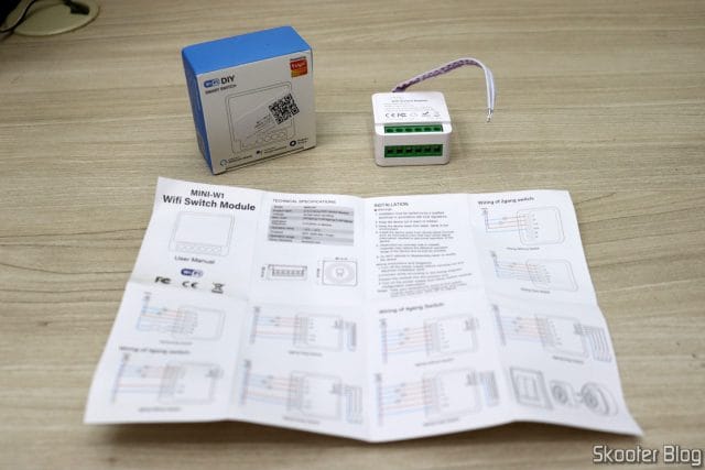 Mini Smart Switch Tuya WiFi 3 Gang, com embalagem e manual.