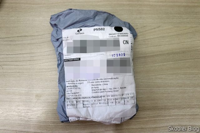 Pacote com os três Mini Smart Switch Aubess.