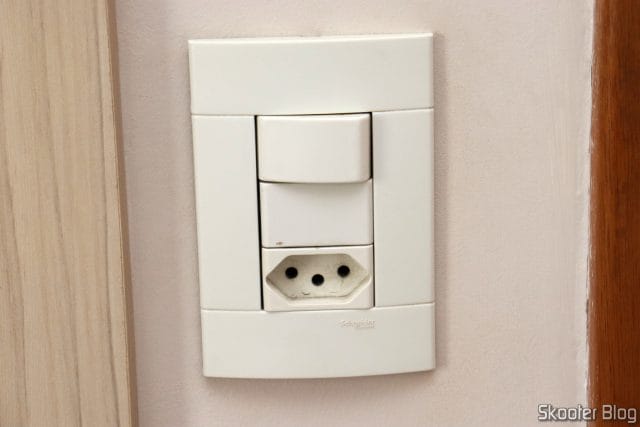 Instalação finalizada do Mini Smart Switch Aubess no quarto da minha filha.